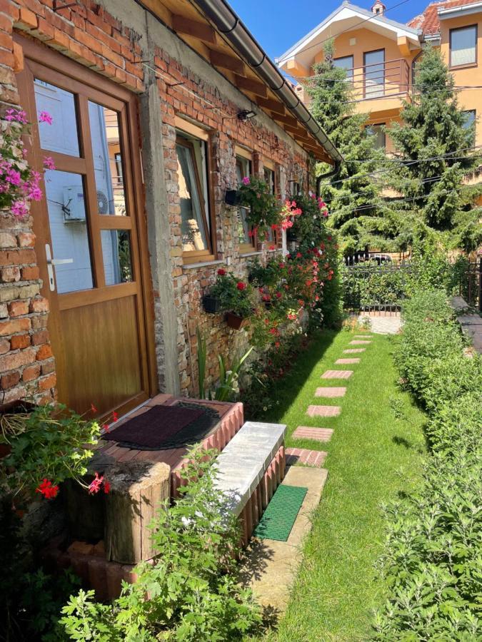 Flower House In The City Center! Pristina Exterior photo